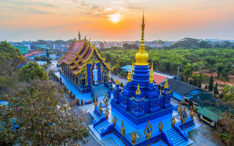 Blue Temple - Wat Rong Seua Ten - thai temples